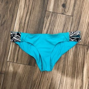 Lululemon bikini bottom size 6